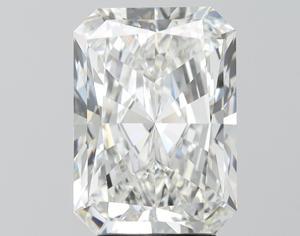Symmetrical Radiant Diamond